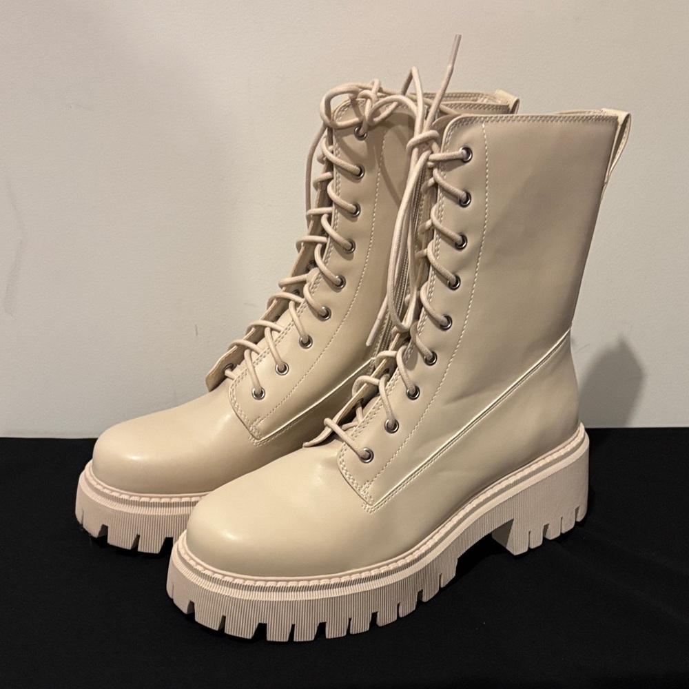 Madden Girl Cream Lace-Up Women's Combat Lug sole Boots size 11